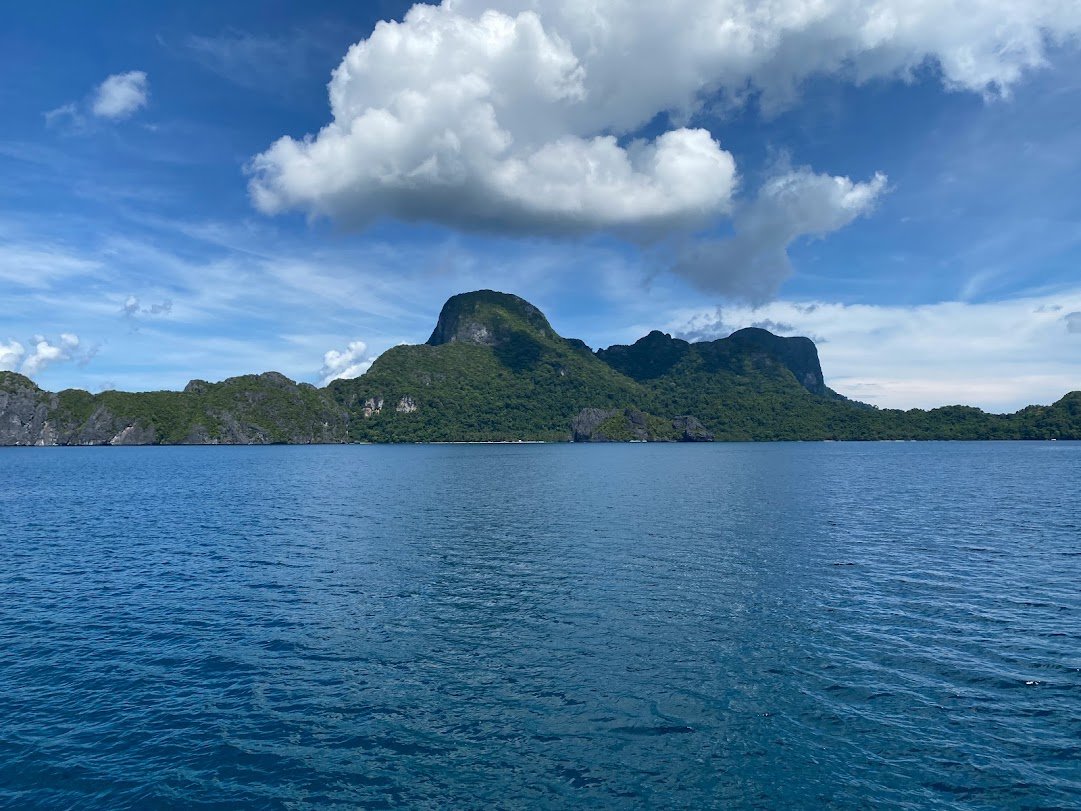 Literally an open sea - time to touch some grass and water this weekend. No voyages for now! #openseatouchgrass <a href="/opensea/">OpenSea</a>