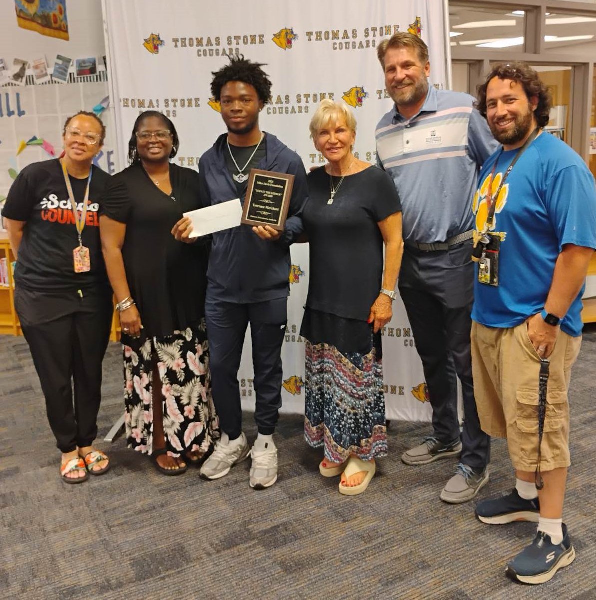 TSHS Career Center (@mortonjoe) on Twitter photo <a href="/CougarsTSHS/">Thomas Stone HS</a> Special Thanks to the Mike Davis Foundation for supporting our students! Today, 🏈Terrence Merchant 🏈(Albright College) and Kevin Parker (College of Southern MD) received $2,500 scholarships to their schools. #cougarpride 💙💛 <a href="/CougarsTSHS/">Thomas Stone HS</a> Special Thanks to the Mike Davis Foundation for supporting our students! Today, 🏈Terrence Merchant 🏈(Albright College) and Kevin Parker (College of Southern MD) received $2,500 scholarships to their schools. #cougarpride 💙💛