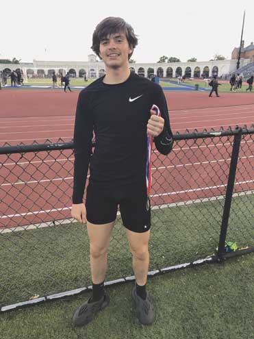 Bloomfield HS senior Alexander Travers gives good effort at state track Meet of Champs dlvr.it/TLLGHw