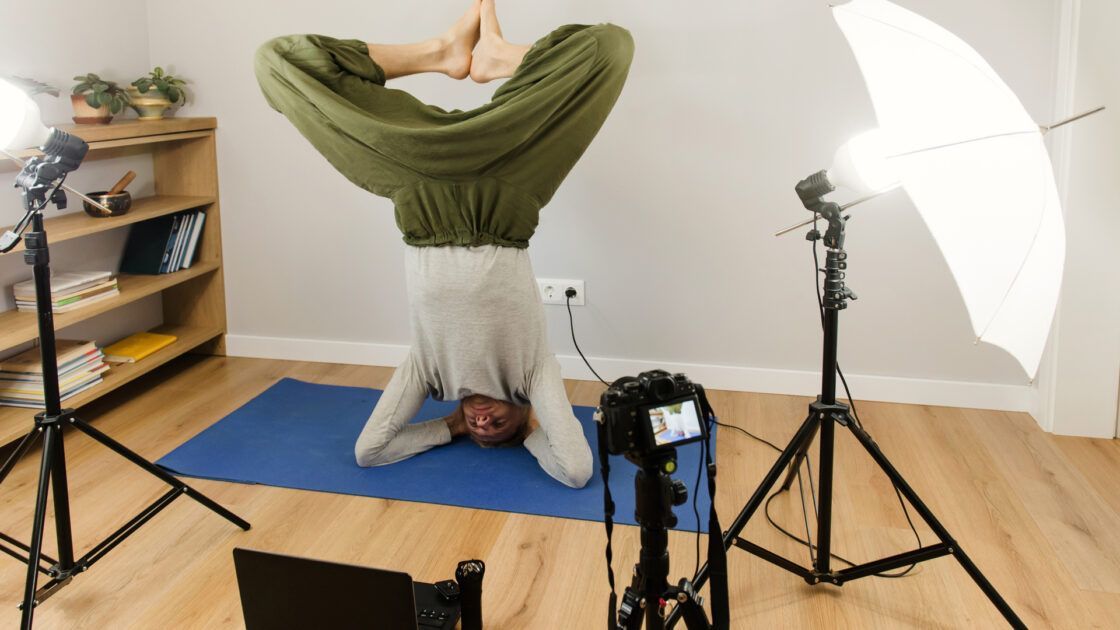 Internet video did not just appear overnight. Read the article that charts its evolution from novelty to internet cornerstone. vidweb.uk/historyvideo Tags: #InternetVideo #smallbusiness #videoandweb