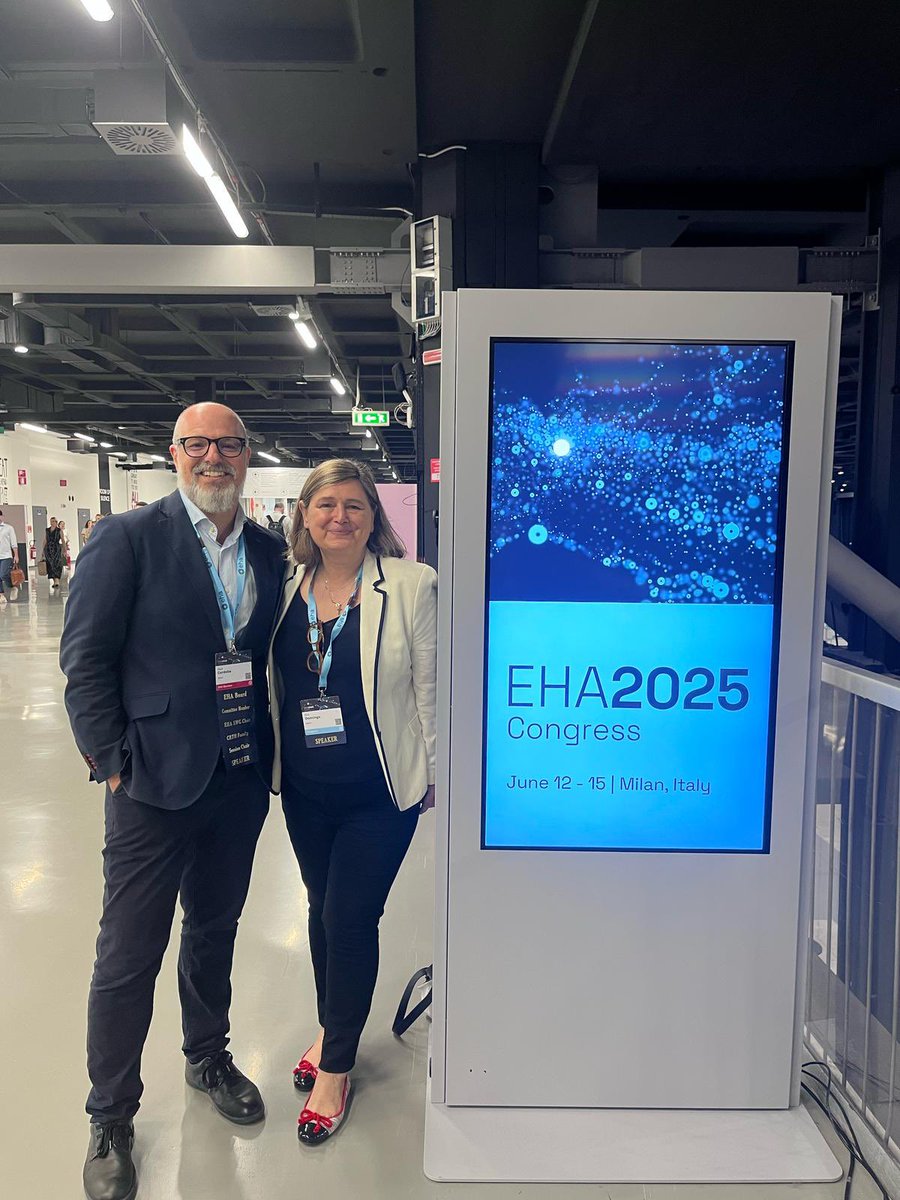 Con mi querida <a href="/Evadodo23/">Eva Domingo-Domenech</a> en #EHA2025 después de la sesión educacional de #LinfomasNoHodgkinT. ¡Lo ha hecho increíble! No podía haber habido mejor representación de <a href="/geltamo/">GELTAMO</a> #lymsm