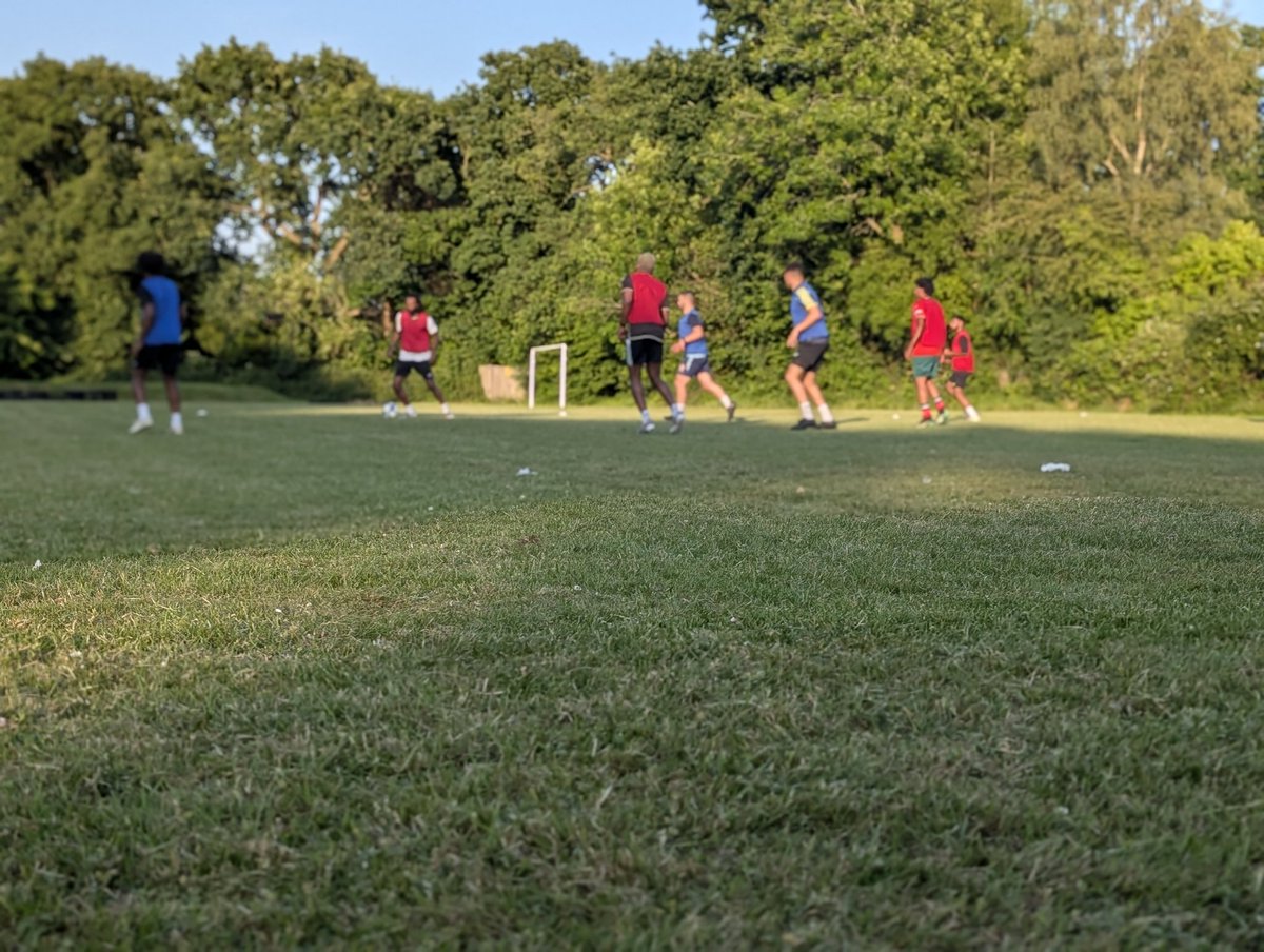 SilhillF's tweet image. Preseason grind officially ON! ⚽️ Setting the foundations for a competitive and challenging season ahead. Let's go! #Preseason #Football #NewSeason #trainingday