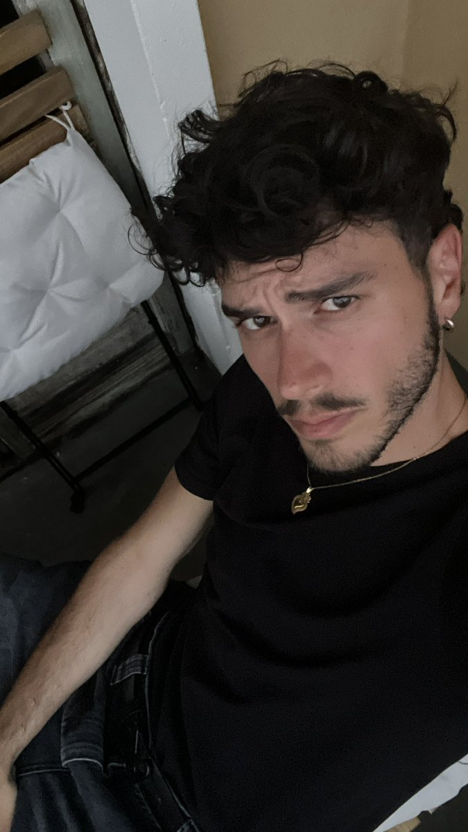 nuovo weekend
nuovo sonno accumulato 🫩