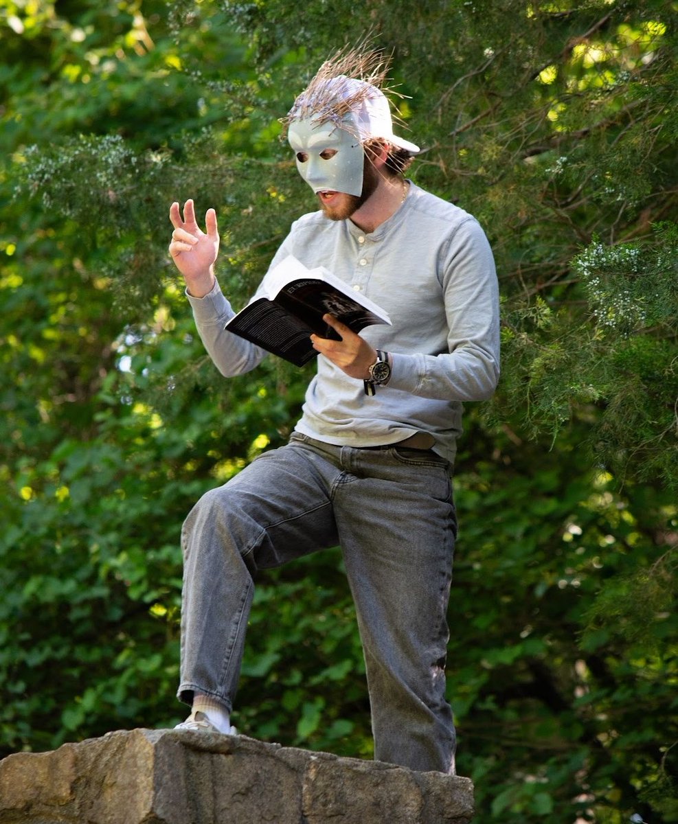 UNCSummerSchool's tweet image. What do ancient Roman comedies and modern-day sketch performances have in common? At UNC, it’s CLAS 231: The Theater in the Greek and Roman World.
From improvisation to satire, from myth to mask, this is what happens when the past meets performance at Carolina.