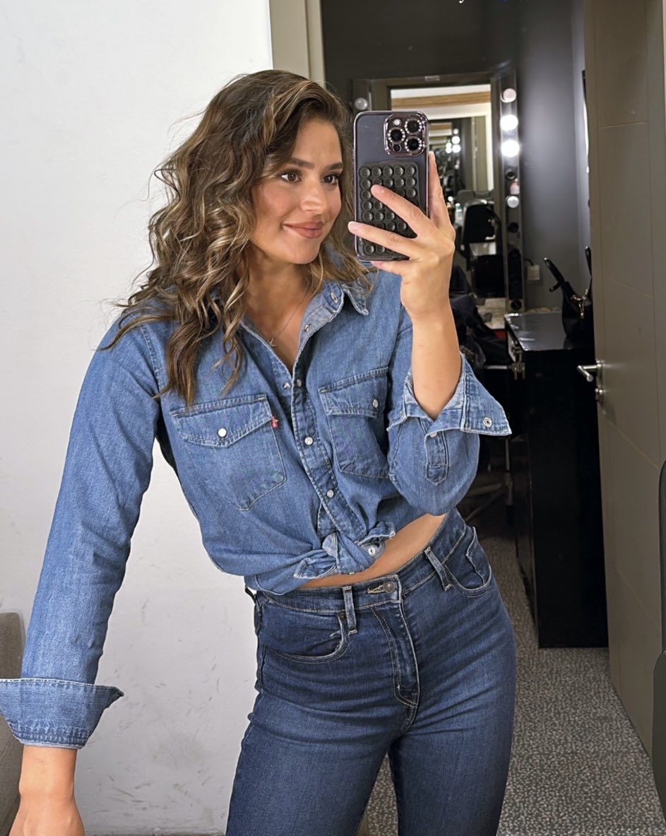 Teslimiyetim Geçmiyor Niyetim Sardım Güzelliğinee🩵🧿 <a href="/ayseyukselresmi/">AyseYukselOfficiall</a>