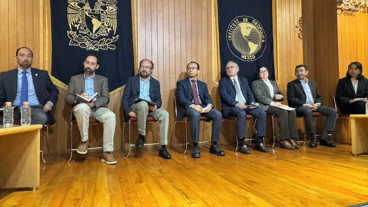 Panel: vinculación universidad-industria, con la participación de @<a href="/mikibrd/">Miguel Robles</a> director del <a href="/ierunam/">IER-UNAM</a>