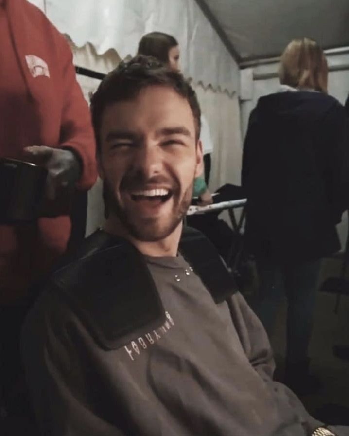 Liam Payne Colombia 🇨🇴 tweet media