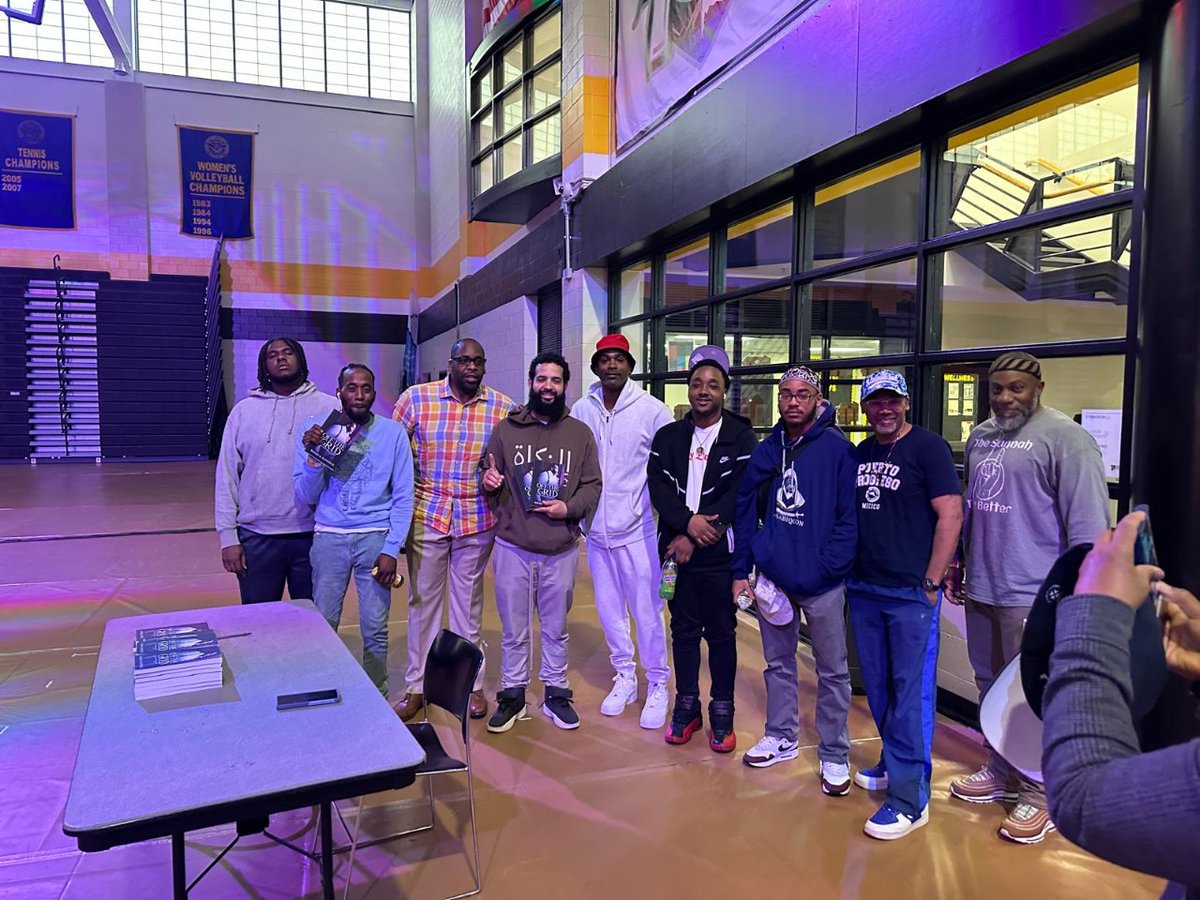 IMAN—Chicago + ATL tweet media