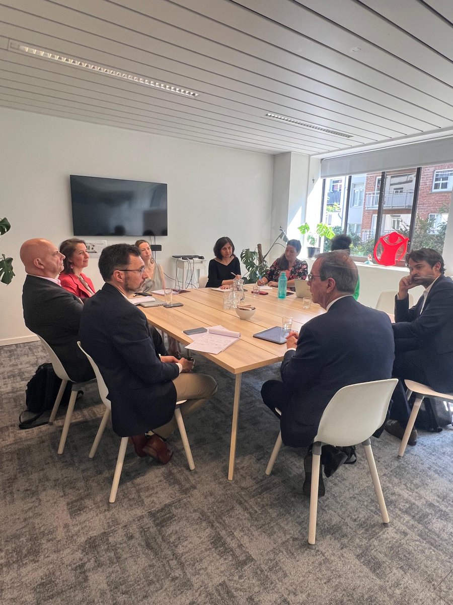 After a productive meeting in #Brussels, GPE's DCEO Charles North and partners discussed how innovative financing and strategic partnerships can enhance global education. 
GPE applauds the EU’s support and urges all governments to prioritize education funding! 📚✨