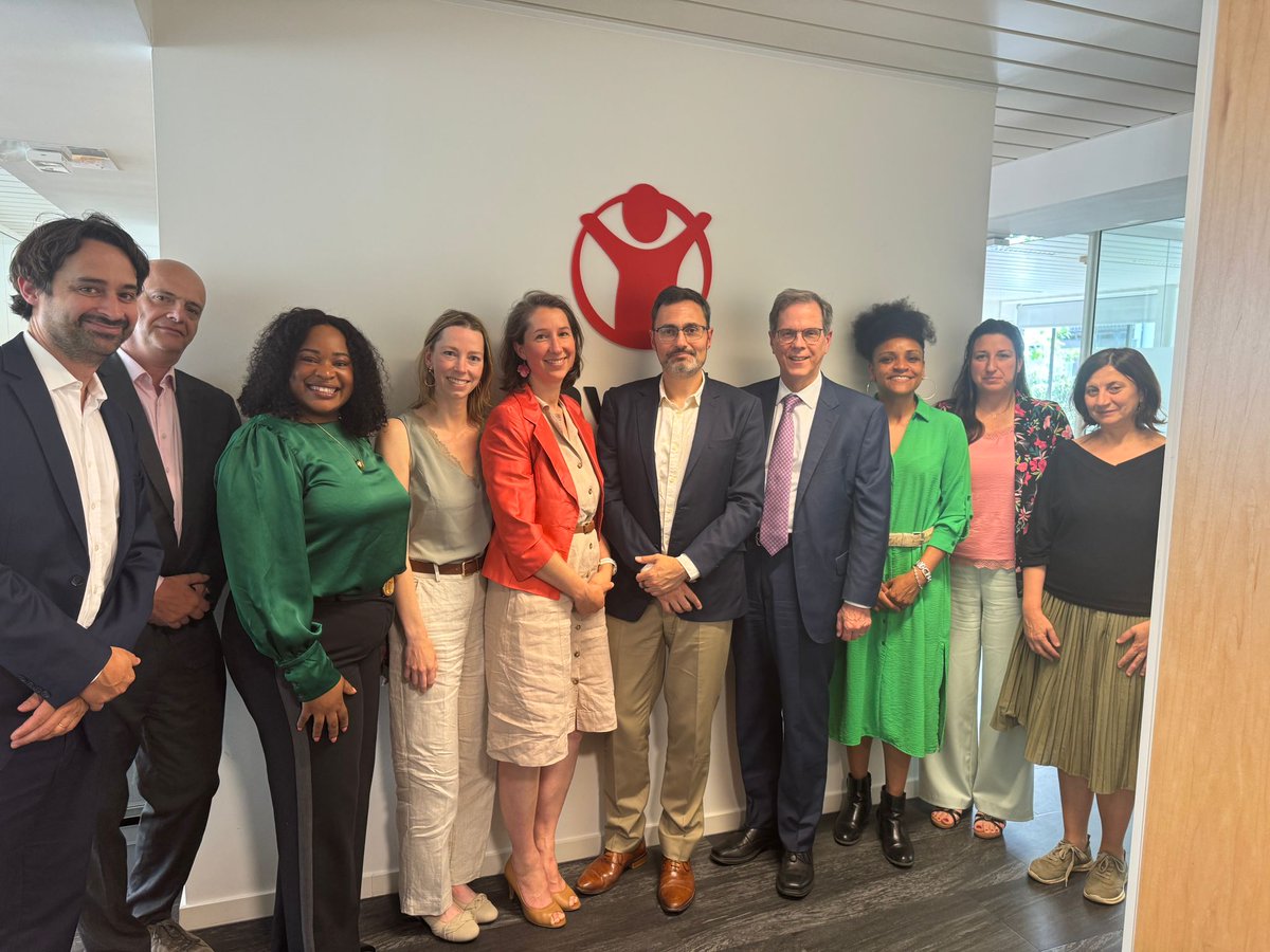 GPforEducation's tweet photo. After a productive meeting in #Brussels, GPE's DCEO Charles North and partners discussed how innovative financing and strategic partnerships can enhance global education. 
GPE applauds the EU’s support and urges all governments to prioritize education funding! 📚✨ https://t.co/n877Tru0ID