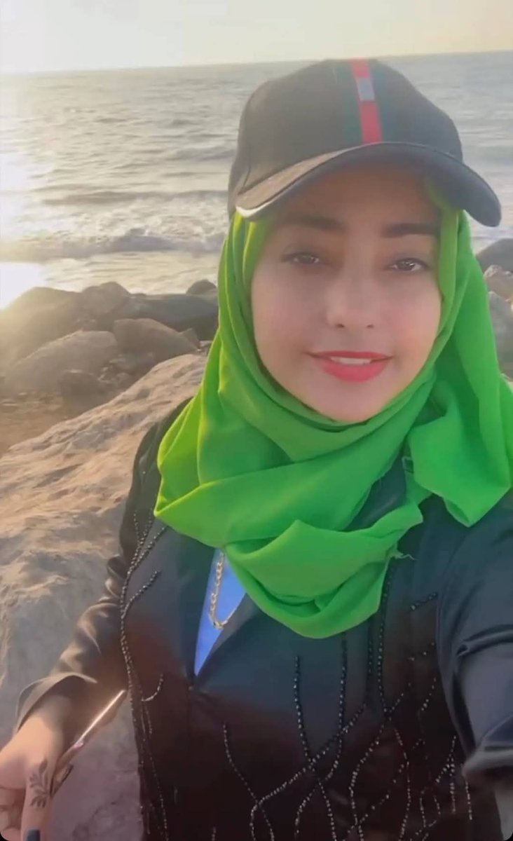 الرجولة أن تحب فتاة لا تُريد منها شيئا سوى أن تجعلها حلالك.❤️💍..