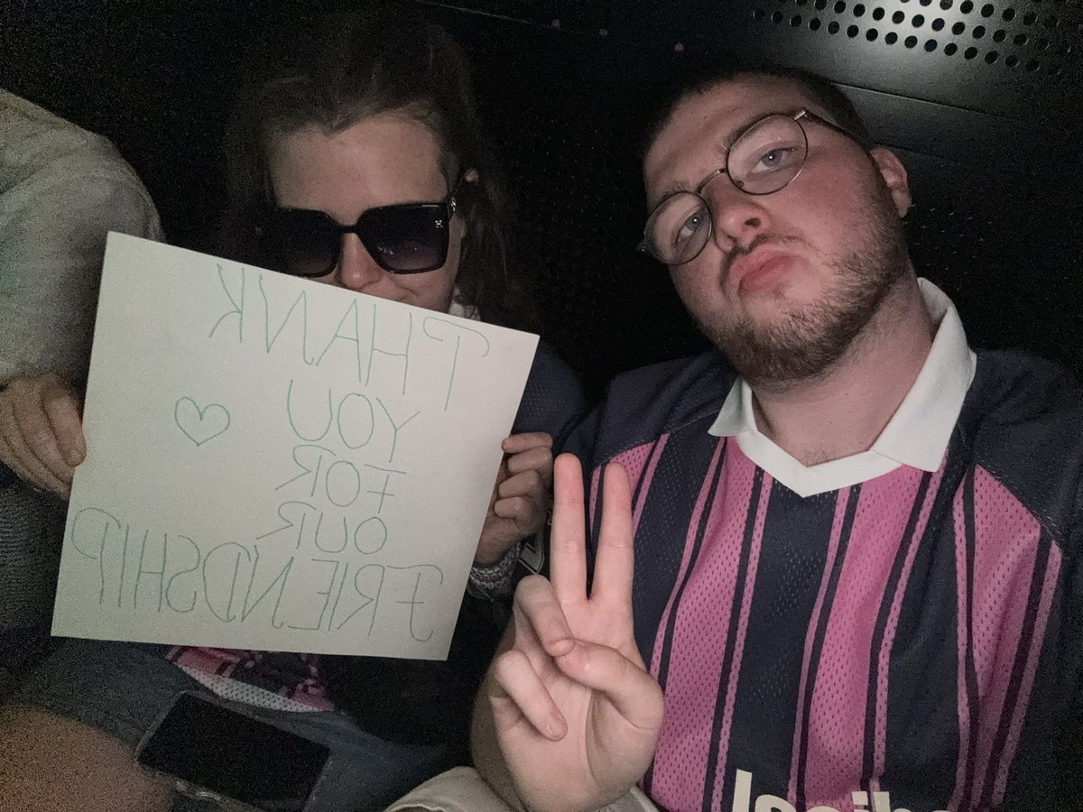 lilian (@oowhatchadoing) on Twitter photo Barricade for my last show of the tour 🤍 so grateful to have experienced it!! <a href="/seeinblue95/">Laraミ☆🦈 HUGGED DUA</a> <a href="/DUALIPA/">DUA LIPA</a> <a href="/TeamDuaHQ/">Team Dua HQ 🌊</a> Barricade for my last show of the tour 🤍 so grateful to have experienced it!! <a href="/seeinblue95/">Laraミ☆🦈 HUGGED DUA</a> <a href="/DUALIPA/">DUA LIPA</a> <a href="/TeamDuaHQ/">Team Dua HQ 🌊</a>