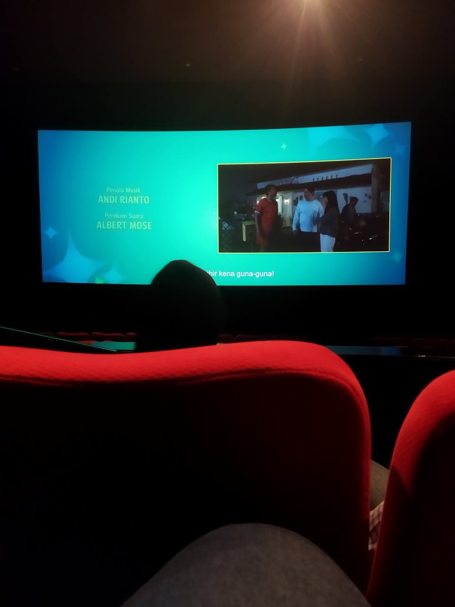 Abis nonton #gjlsIbukuIbuIbu pulangnya disambut eskalator ngebut yang kaget karena tiba tiba banyak beban, Film Goblok!!