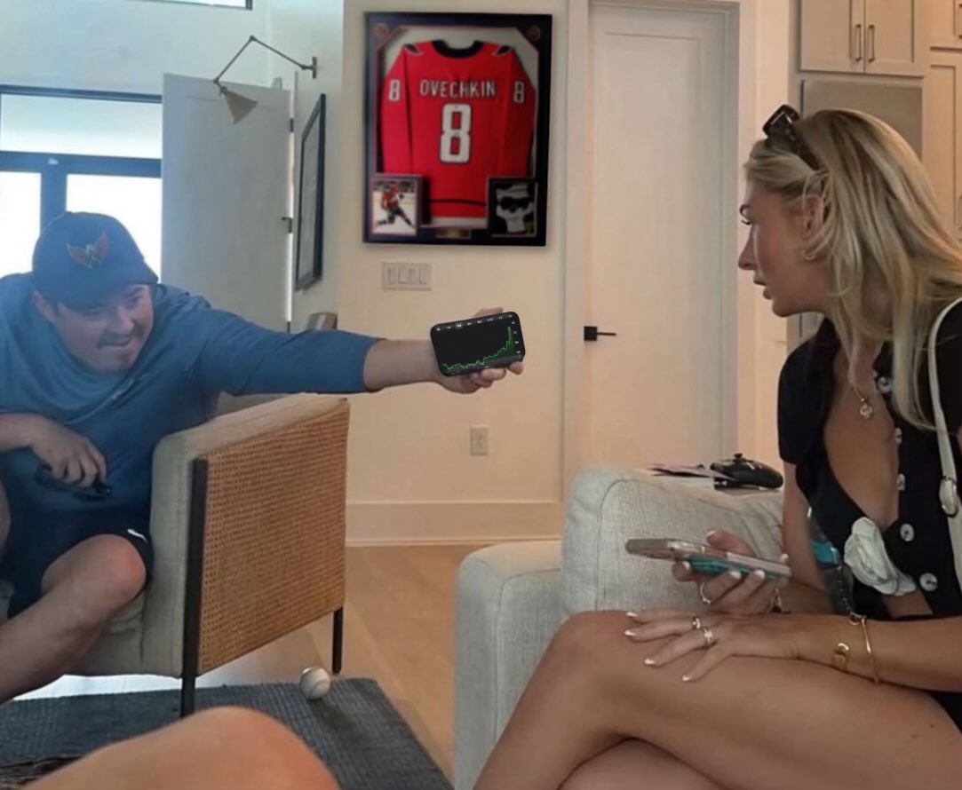 EvilEnPEmpire's tweet image. “See that”
“That’s WTI ripping”
“Kinda sick”