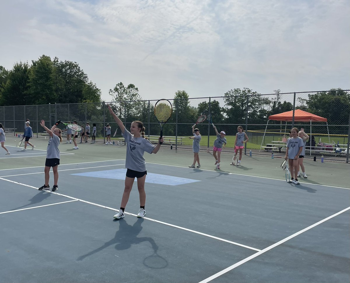LPawTennis's tweet image. Great week of tennis camp! So fun having all the campers and thank you HS Coaches for all your help! @LABTigers @Loveland_AsstAD @LHSTigerAD