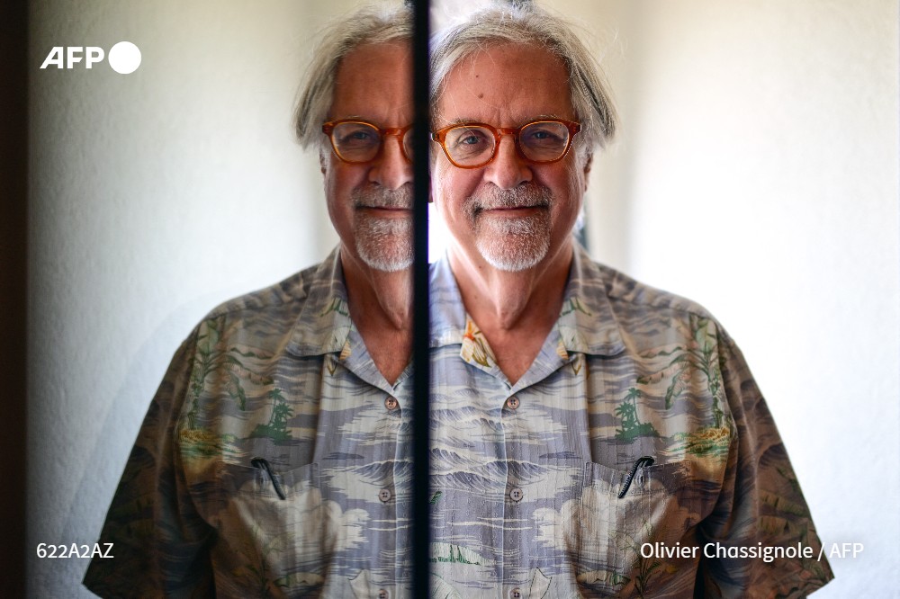 Like many American families struggling for unity in the polarized United States, The Simpsons have decided to avoid political jokes, the creator of the series Matt Groening told AFP.

u.afp.com/SNfJ