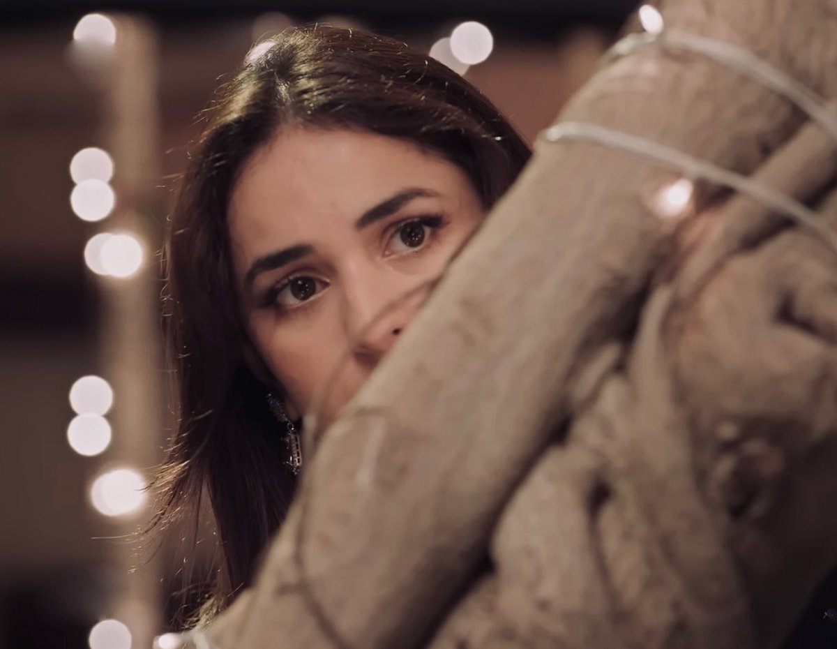 this shot of nashwa has my whole heart 😭❤️
the puppy eyessss pls i wanna bubble wrap her and slip her into my pocket 🤏