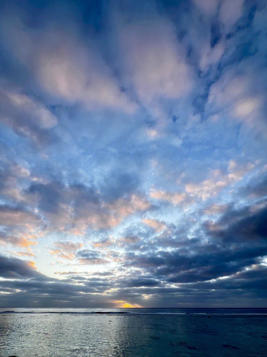Sunset beach resort Rarotonga ❤️
