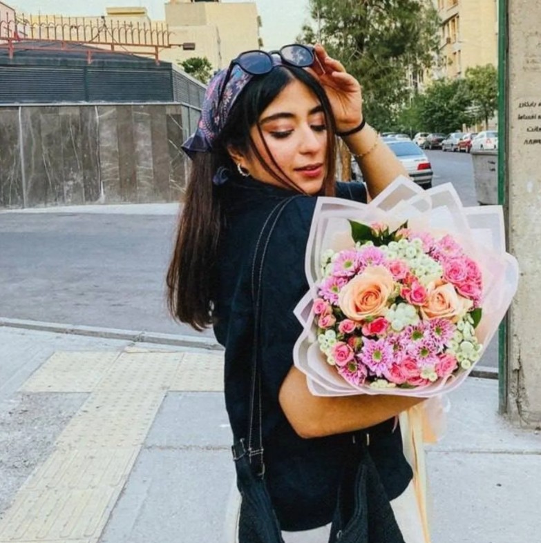 Parnia Abbasi, a 24-year-old Iranian poet, has been killed in last night's attacks by Israel against a residential complex in #Tehran's Sattarkhan neighborhood. Her younger brother and parents were also killed in the airstrikes. 
May her memory be a blessing...🖤