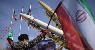 صدمةٌ، فوضى، استيعابٌ، إدارةٌ، سيطرةٌ، ردٌّ فعل.

 (إن الإنسان خلق هَلُوعًا).

ايران ليست دولة تسقط بضربتين او اربع كما يتوهم البعض ، هي مجرد حرب اعلاميه وتنجح نتيجة نقص الوعي ، أتركوا الهلع وتابعوا النتيجة النهائية.

 الحمقى جروا الاقليم لحرب عبثية
#طهران