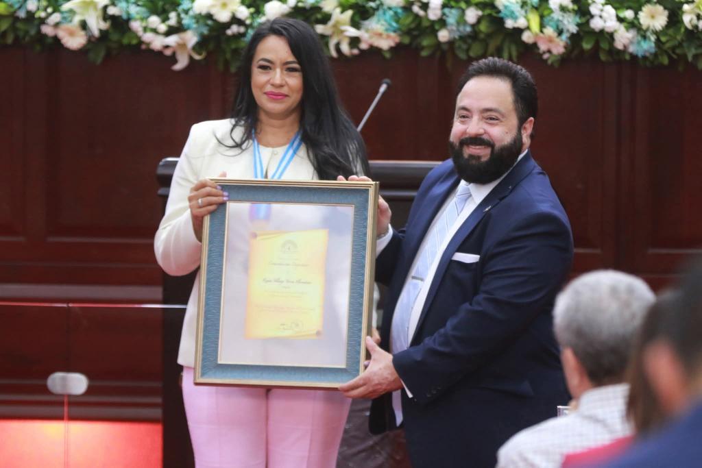 Kenia Torres tweet media