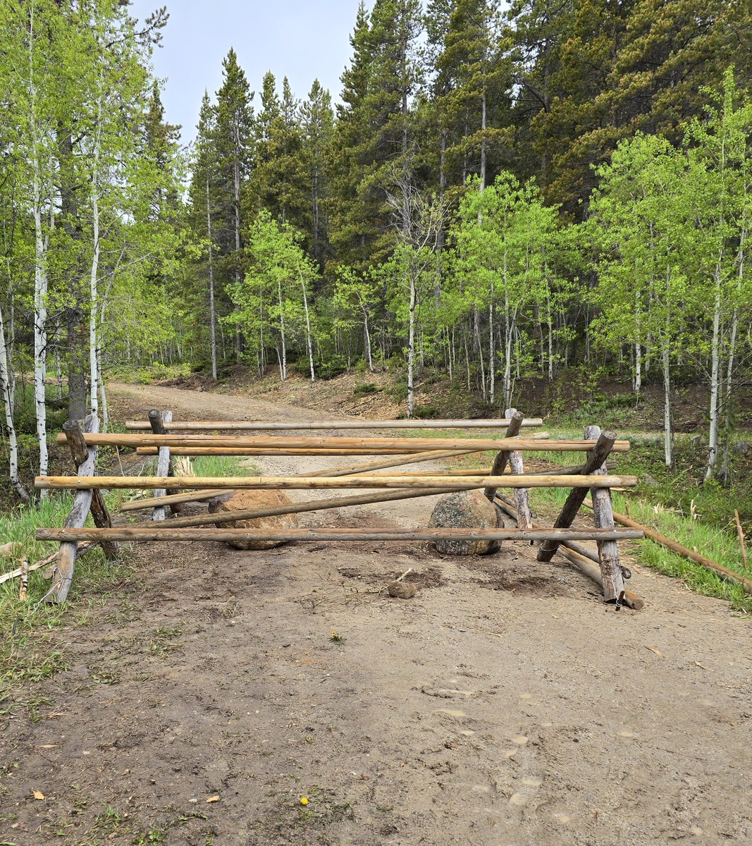 🏕️ The Cottonwood Campground is now open to non-trailer vehicles and tent campers. No trailers are allowed access while the road remains closed in some sections. More information here, blm.gov/announcement/c….