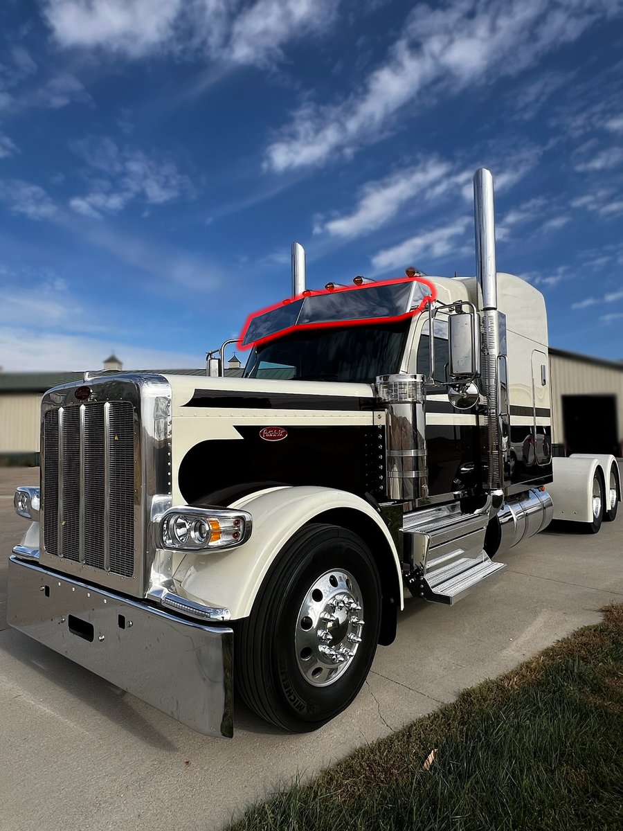 CustomsIowa's tweet image. Shield your #Peterbilt 589 cab in style. #IowaCustoms 2-piece visors are built from 16GA No. 8 304 stainless steel for lasting protection from the sun and elements.

Contact your dealer to order now » tinyurl.com/mr2njwcc

#IowaCustoms
#TruckVisor
#Trucking