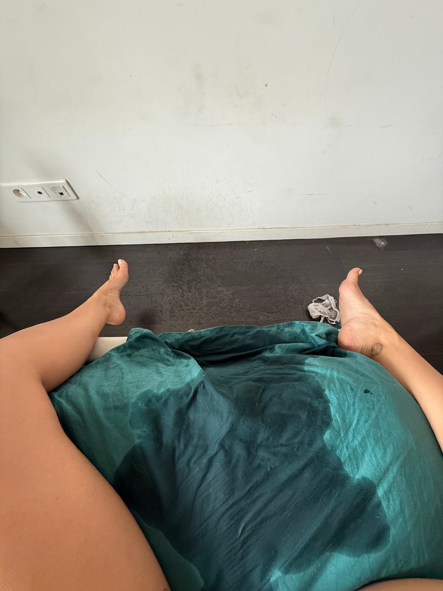 wllce_emma's tweet photo. Moi c'est Emma, la femme la plus 💦 de France..  

Viens voir ici, mais avant prend ton parapluie ☔️ : https://t.co/PpDfd9acUf https://t.co/3LOSs23F8p