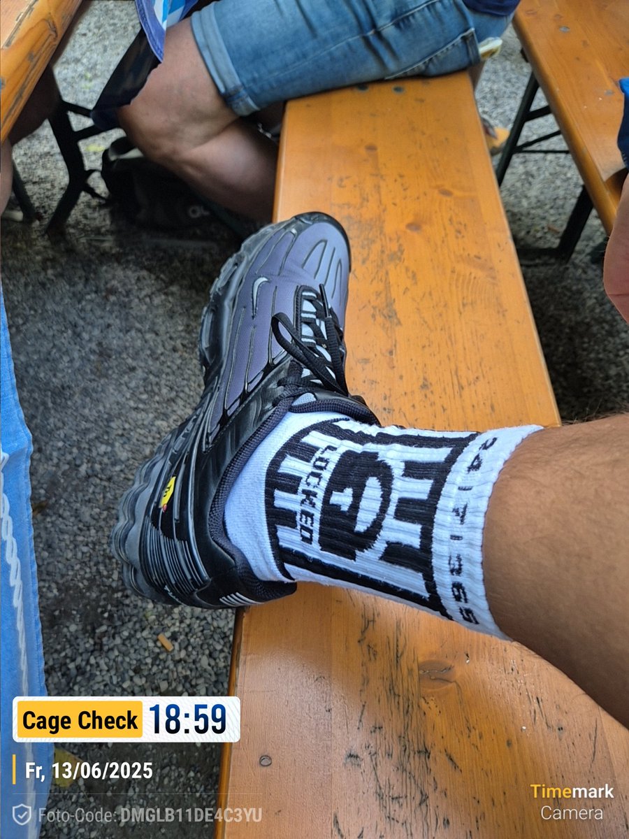 Also recognizable in the beer garden 🔐
#slave #sklave #teamlocked #cage
