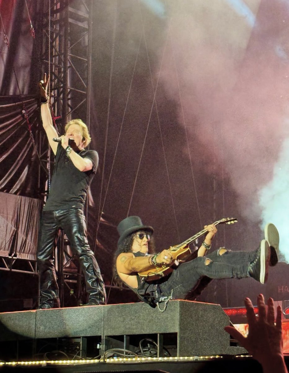 Slash Army Austria π¦πΉ (@slasharmyaut) on Twitter photo A lot of super pictures from the Firenze Rocks gig πππΈπ©βοΈπ€
<a href="/gunsnroses/">Guns N' Roses</a> <a href="/axlrose/">Axl Rose</a> <a href="/Slash/">Slash</a> <a href="/DuffMcKagan/">Duff McKagan</a> <a href="/deljamesgang/">del james</a>
Photos: <a href="/akiba1963/">akiba1963</a>
#gunsnroses #axlrose #slash #duffmckagan #deljames #italy #firenzerocks A lot of super pictures from the Firenze Rocks gig πππΈπ©βοΈπ€
<a href="/gunsnroses/">Guns N' Roses</a> <a href="/axlrose/">Axl Rose</a> <a href="/Slash/">Slash</a> <a href="/DuffMcKagan/">Duff McKagan</a> <a href="/deljamesgang/">del james</a>
Photos: <a href="/akiba1963/">akiba1963</a>
#gunsnroses #axlrose #slash #duffmckagan #deljames #italy #firenzerocks