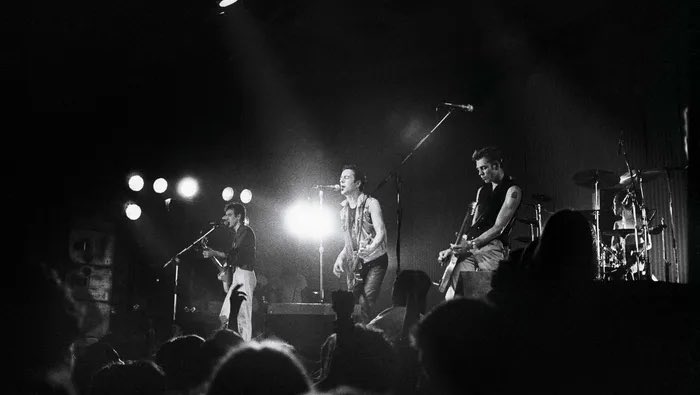 lee_gowing's tweet image. Have a great weekend everyone..but go easy..step lightly..stay free 
#theonlybandthatmatters