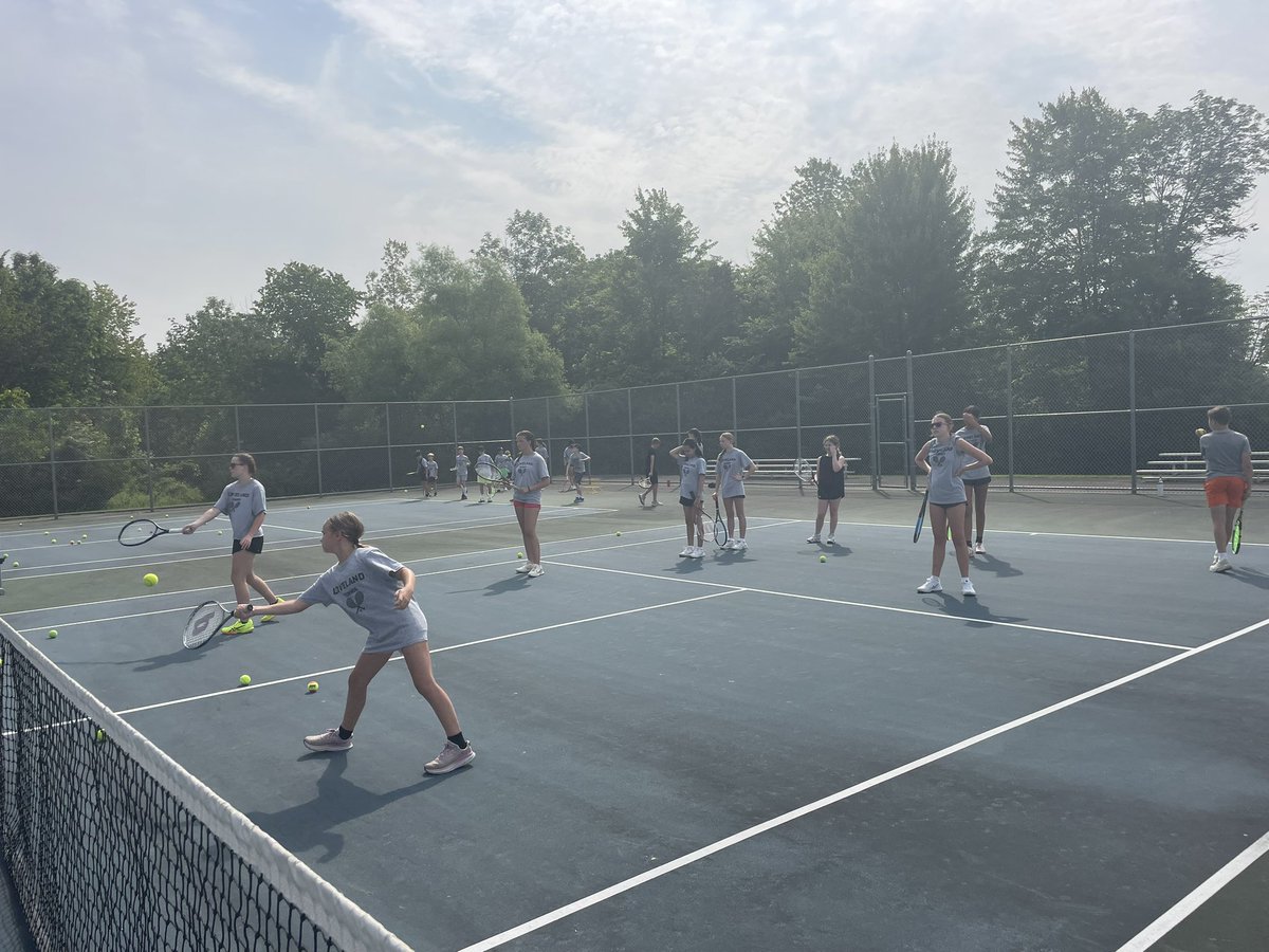 LPawTennis's tweet image. Great tennis all week! The tennis future is looking bright 🧡🖤🎾 @LABTigers @Loveland_AsstAD @LHSTigerAD