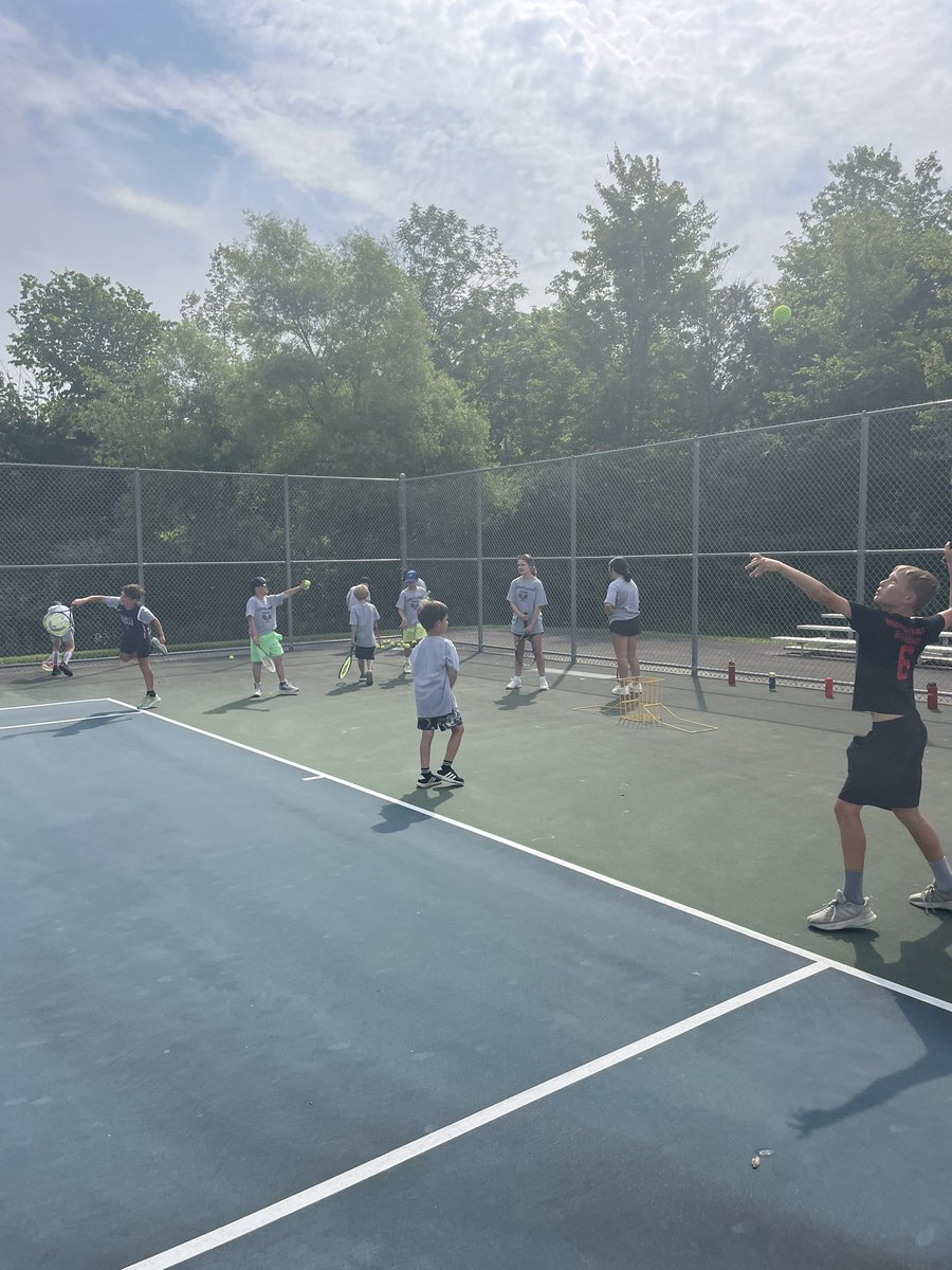 LPawTennis's tweet image. Great tennis all week! The tennis future is looking bright 🧡🖤🎾 @LABTigers @Loveland_AsstAD @LHSTigerAD