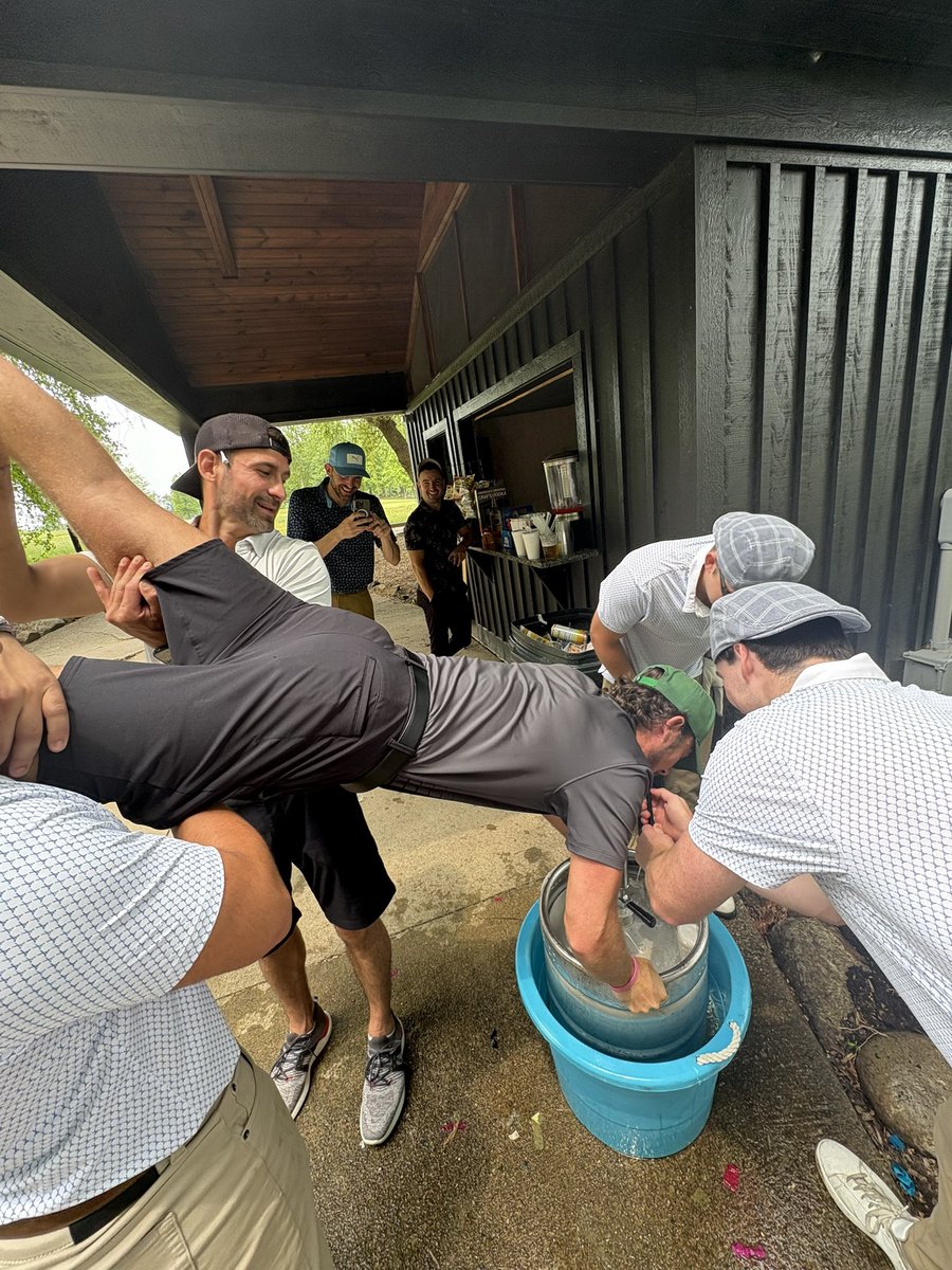 The word is the bird, stack formation..Icky Thunp in play #jht