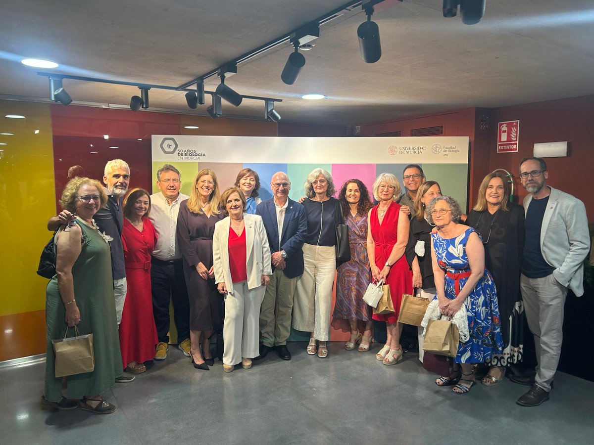 Isabel Lopez Exposit (@isabel_cbgc) on Twitter photo Una noche muy especial, 🎉💃🕺 Gracias Eulalia, a tu equipo y a todos los que lo habéis hecho posible!!! <a href="/AlfonsaGarcaAya/">Alfonsa García Ayala</a> <a href="/biologiaum/">BiologíaUM</a> <a href="/UMU/">Universidad Murcia</a>. 👏👏👏 Una noche muy especial, 🎉💃🕺 Gracias Eulalia, a tu equipo y a todos los que lo habéis hecho posible!!! <a href="/AlfonsaGarcaAya/">Alfonsa García Ayala</a> <a href="/biologiaum/">BiologíaUM</a> <a href="/UMU/">Universidad Murcia</a>. 👏👏👏