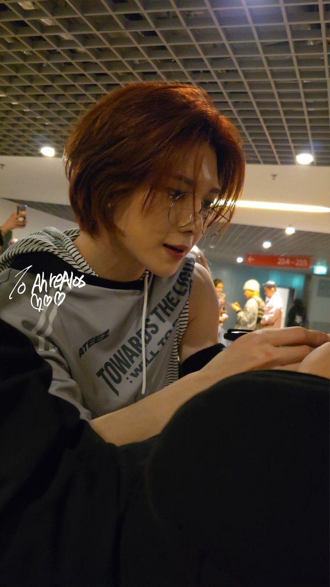 jeon_jukey's tweet image. Oh dear.. 
My Yeo you deserves better.. 😭❤️

WE LOVE YOU YEOSANG
#오늘도_내일도_늘_여상이편 
#AlwaysProufOfYeosang
#YeosangDeservesBetter 
#YEOSANG #여상