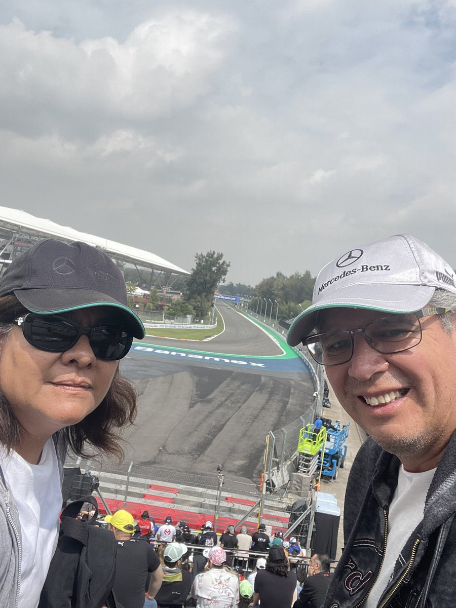EdithGom's tweet photo. @NASCAR disfrutando un fin de semana de carreras https://t.co/CHQMnLuiVv