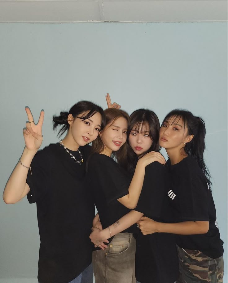 Qwheeindom✩☆☆✰ tweet media