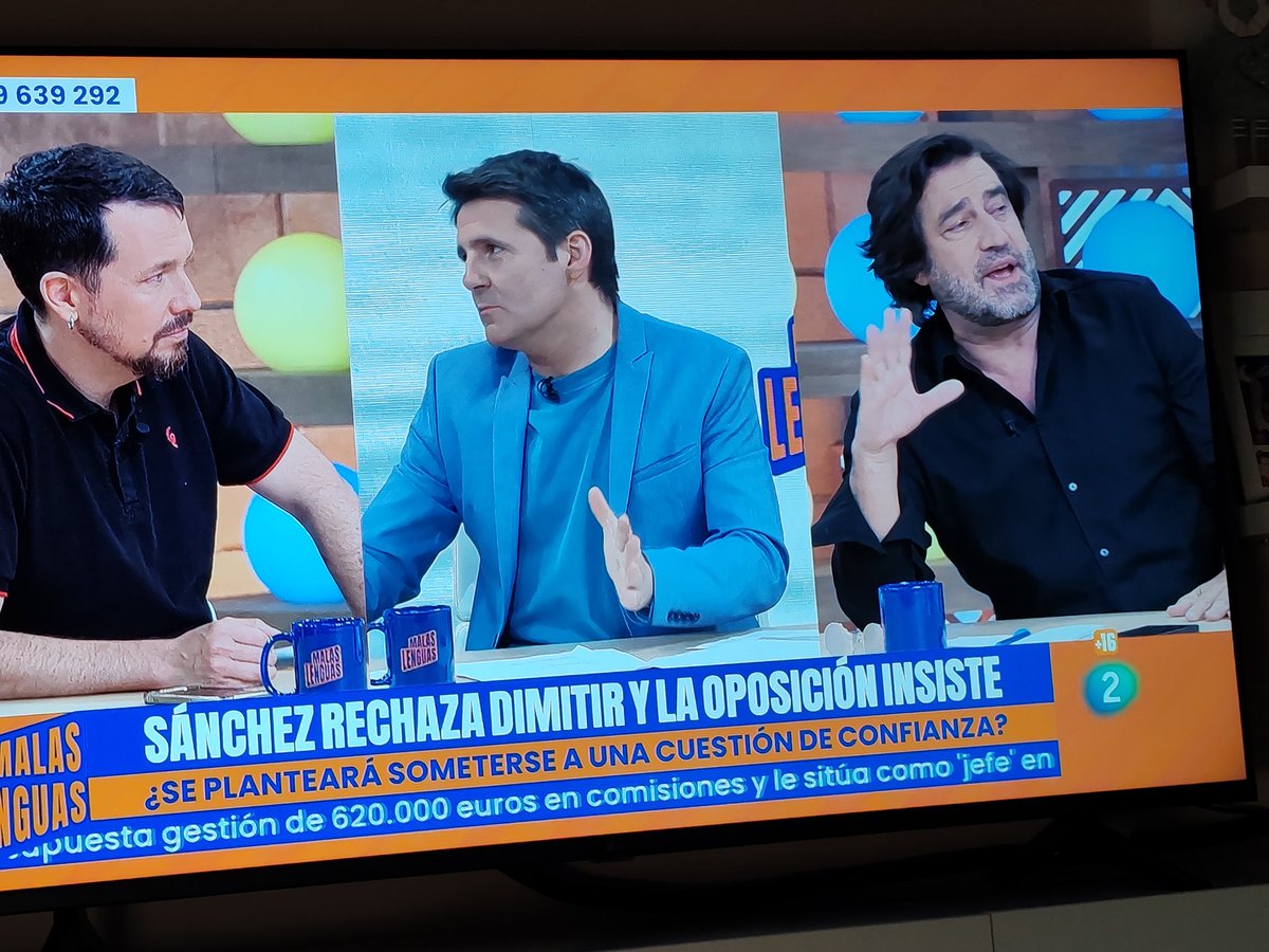 Luis Arroyo a Pablo Iglesias :
Temo más a PODEMOS que a Junt's en el parlamento, parece que os interesa más que a los independentistas dejar caer al gobierno. En su cara lo que pensamos muchos