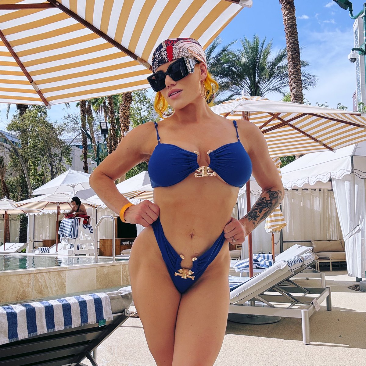 🇺🇸 Wishing the Las Vegas sun would pay a visit to West Hollywood.