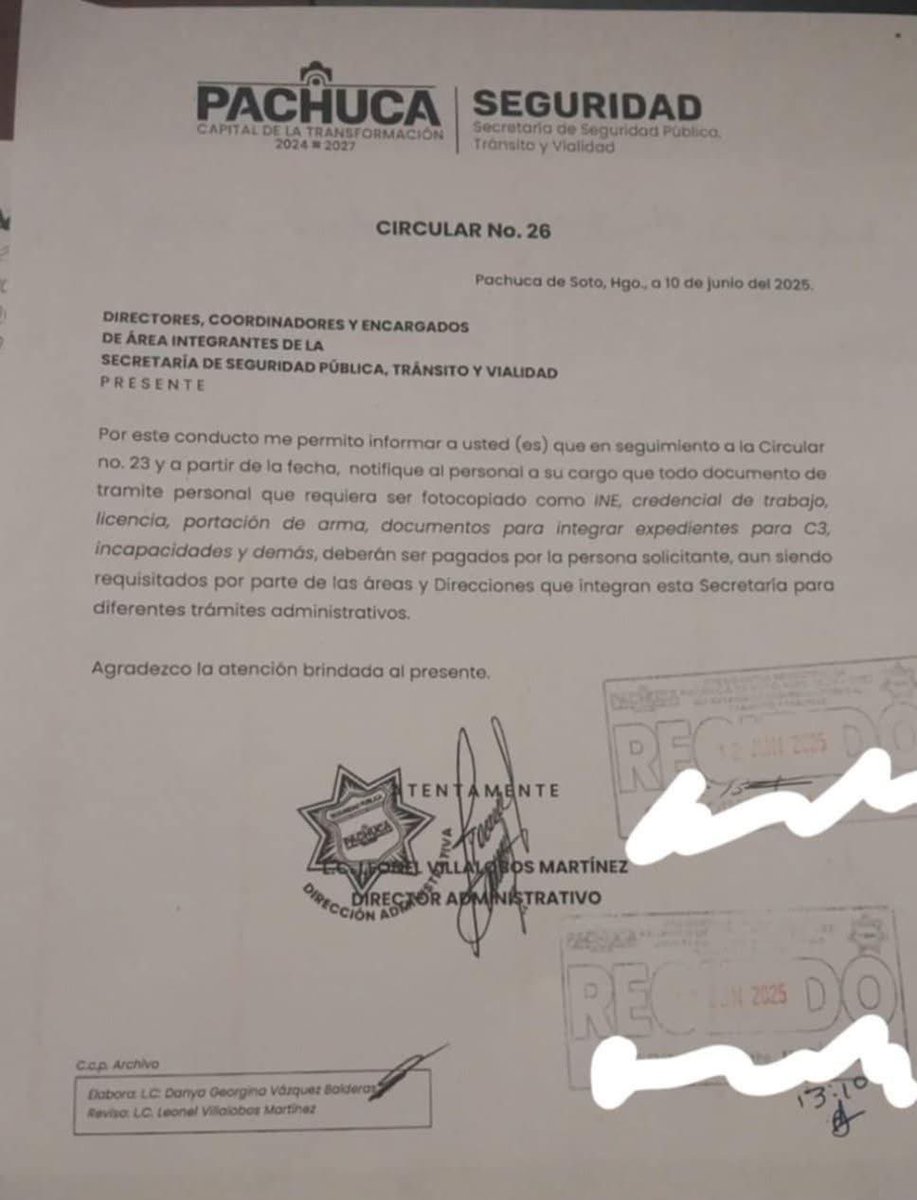 Así la #CapitalDeLaTransformacion <a href="/PachucaGob/">H. Ayuntamiento de Pachuca</a> le cobran las copias a los policías municipales.
<a href="/JorgeAlbertoR_/">Jorge Alberto Reyes</a> <a href="/CriterioHidalgo/">criteriohidalgo</a> <a href="/PachucaInforma/">Pachuca Informa</a>