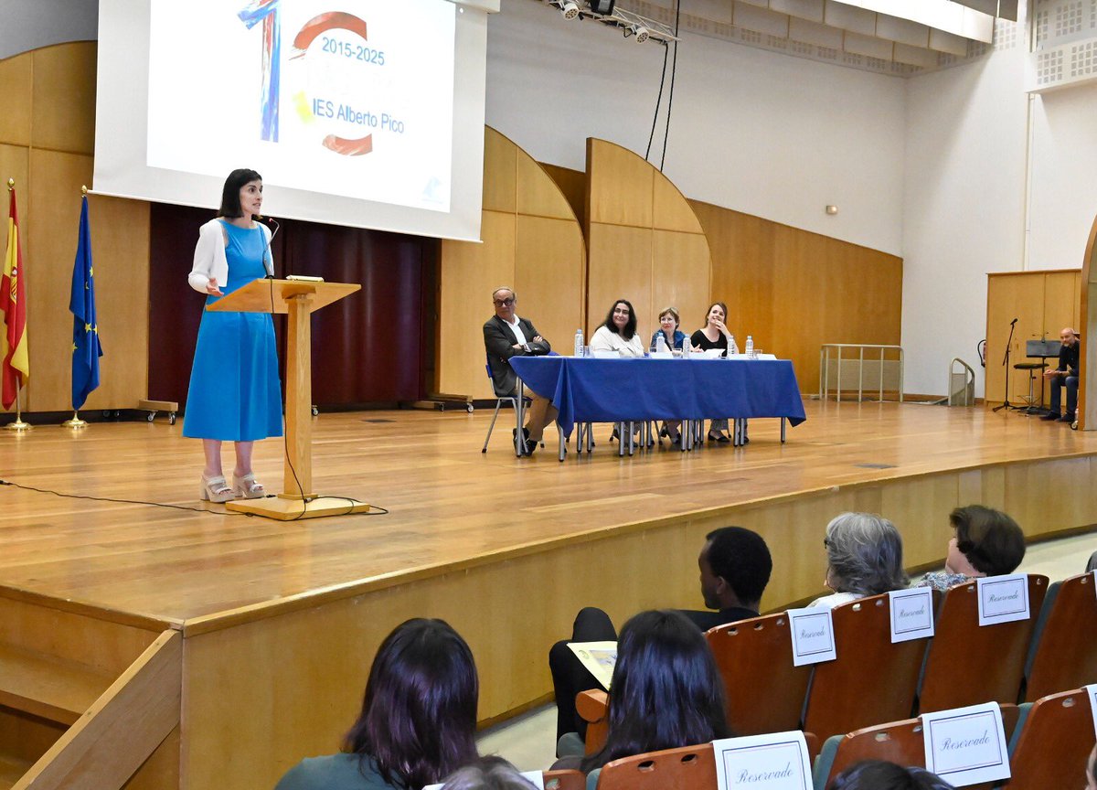 gemaigual's tweet image. 📚 Celebramos los 10 años del programa Bachibac del @IESAPico , ejemplo de excelencia educativa y cooperación con Francia.
🎓 Enhorabuena a docentes, alumnos y familias por una década de compromiso, esfuerzo y proyección internacional