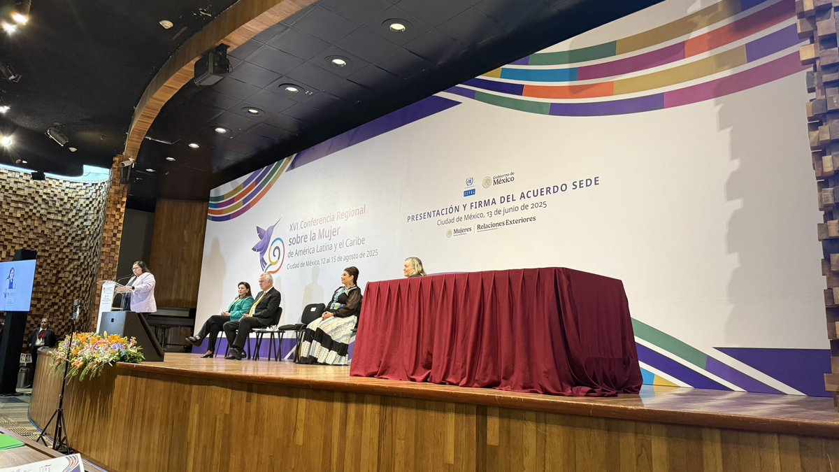 Firma de Sede-XVI Conferencia Regional de la Mujer de ALyC.
En Agosto las feministas de ALyC nos reuniremos, y hace meses nos organizamos en lo virtual para que las experiencias y propuestas feministas acompañen y aseguren que la agenda siga siendo progresista y de vanguardia.