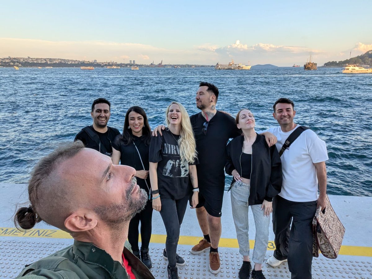 Nina | Designnina 🦄💘 (@dsgnnina) on Twitter photo My dear <a href="/ArtUnchained_io/">Art Unchained</a> team. The best team ever. We are a group of the strongest, most powerful professionals from different parts of the planet united by a single goal. And the basis of this goal is to make the world around us better.
I love you. My dear <a href="/ArtUnchained_io/">Art Unchained</a> team. The best team ever. We are a group of the strongest, most powerful professionals from different parts of the planet united by a single goal. And the basis of this goal is to make the world around us better.
I love you.