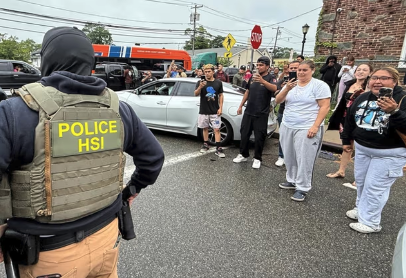 LIFEDofLABOR's tweet image. ICE, police won't go into Nassau schools for federal immigration matters
longislandfed.org/news-0/ice-pol…
The state's guidance says that generally a warrant signed by a judge is required for ICE enforcement or interrogation and administrative warrants are not valid to enter a school…