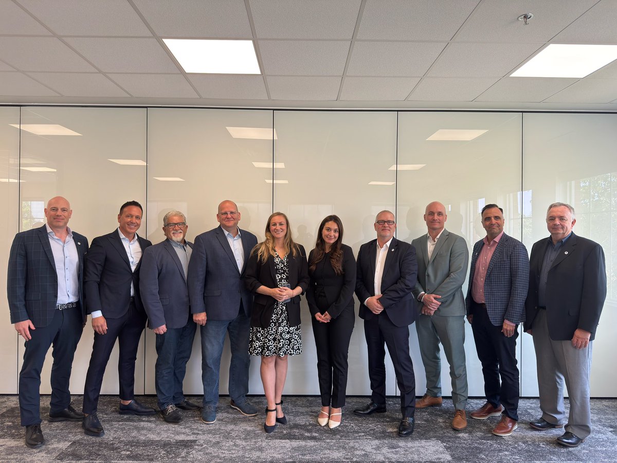 OSWCA1971's tweet image. Nothing gets built without the underground infrastructure to support it.
Our members were pleased to host Ontario’s Minister of Infrastructure, @KingaSurmaMPP for an important discussion on solutions to support Ontario’s infrastructure sector and project acceleration.
Our…