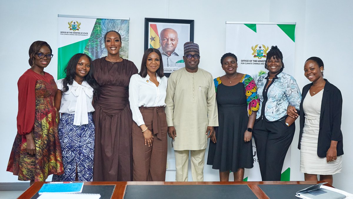 Delighted to meet Hon. Issifu Seidu, #Ghana's Minister of State, Climate Change &amp; Sustainability.

I lauded him for Ghana’s #climate leadership &amp; commitment to a clean energy transition.
 
We discussed 🇬🇭's climate priorities and how these can align with #Mission300 objectives.