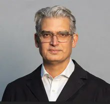 We are grateful to King’s Counsels Baroness <a href="/HelenaKennedyQC/">HelenaKennedy</a> of The Shaws and <a href="/sspowles/">Steven Powles</a> for their statement in support of Mr Remy Rowhani, a Qatari Baha’i dignitary who was arrested in April on baseless charges. He will face trial on 18 June. Justice demands the charges against