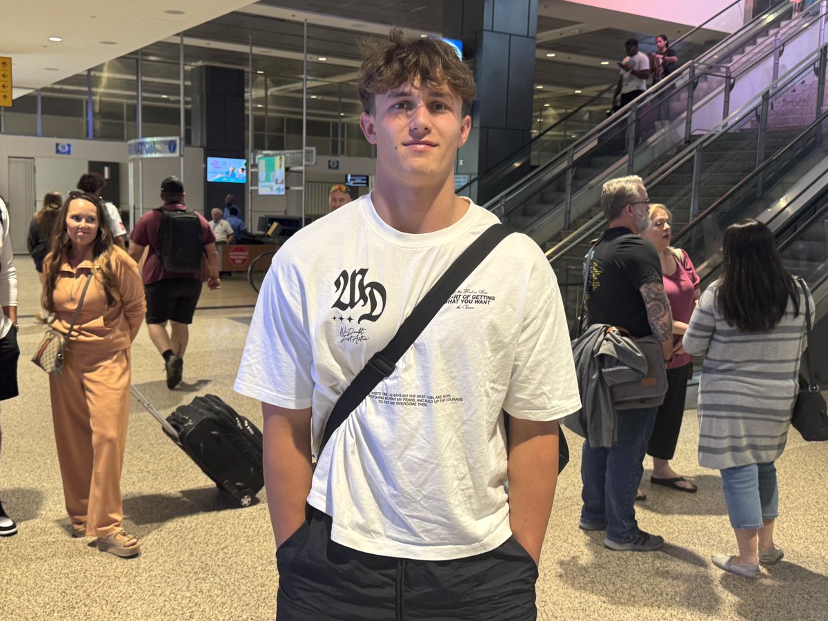 Jason Suchomel (@ob_jasons) on Twitter photo IMG Academy EDGE and Rivals100 member Jake Kreul in Austin for his #Longhorns official visit. <a href="/orangebloods_/">Orangebloods.com</a>
Profile: n.rivals.com/content/athlet… IMG Academy EDGE and Rivals100 member Jake Kreul in Austin for his #Longhorns official visit. <a href="/orangebloods_/">Orangebloods.com</a>
Profile: n.rivals.com/content/athlet…