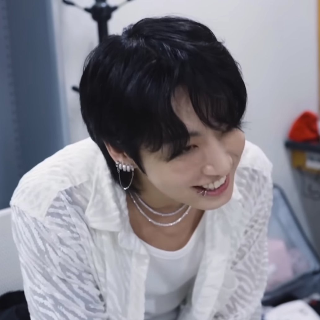 Rt x reply

WE LOVE YOU JUNGKOOK 
WE ARE PROUD OF YOU JUNGKOOK 
WE ARE WITH YOU JUNGKOOK 
YOU ARE THE BEST JUNGKOOK